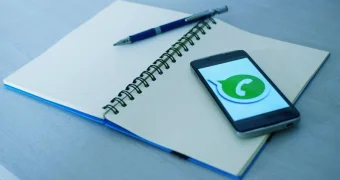 WhatsApp экспериментирует с рассылкой личных новостей