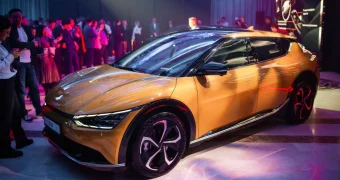 Kia представила в Казахстане электромобиль EV6