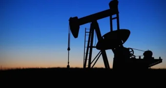 Цены на нефть снижаются после значительного роста