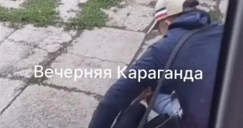 "Помогите, маму избивают": ребенок снял на видео нападение в Карагандинской области