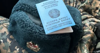 В Казахстане ввели электронный учёт военнообязанных и призывников. Что изменится?