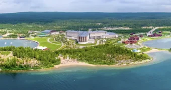 Отель Rixos Borovoe миллиардера Булата Утемуратова оштрафовали за массовое отравление