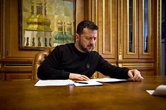 Зеленский подписал закон о мобилизации на Украине