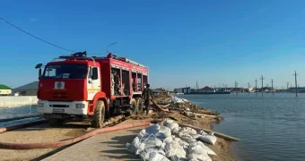 "Город примет удар" - аким Шапкенов о приближении большой воды к Атырау