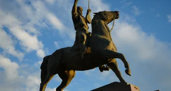 Проблемы памятника Курмангазы возмущают жителей Актау