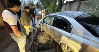 Алматинец получил сотрясение мозга, провалившись в яму на дороге