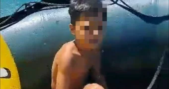 В Мангистау девушку с 9-летним мальчиком унесло на круге в море
