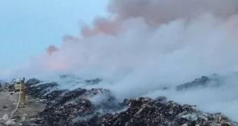 Мусорный полигон продолжает тлеть близ Актау