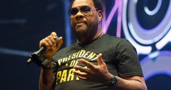 Американский рэпер Fatman Scoop умер на сцене во время выступления