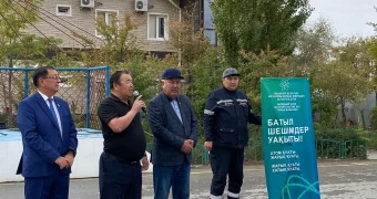 В Жанаозене представители Народного штаба встретились с сотрудниками Управления технологического транспорта