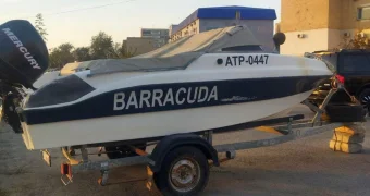 Откуда «Barracuda»? Стоянка катера на автопарковке вызвала вопросы у жителей Актау