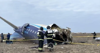 Выжившие в авиакатастрофе в Актау рассказали, что творилось на борту перед падением самолета