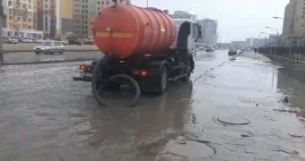 Сколько дождевой воды откачали коммунальщик в Актау?