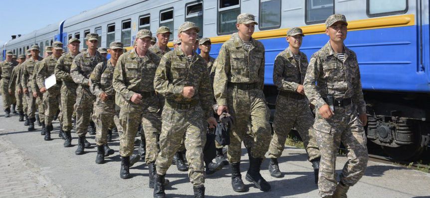 Военнослужащие - спасатели. Фото предоставили в пресс-службе Актауского гарнизона