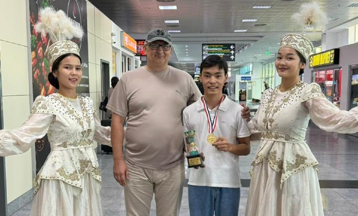 Тренера клуба Дмитрий Куричев и Нуркен Кайыпов. Фото предоставила Жулдыз Абишева