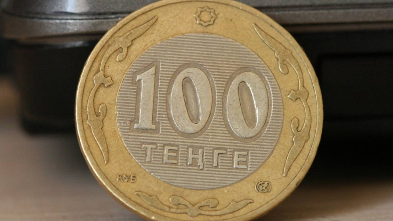 Новые 100тенговые монеты появились в Казахстане