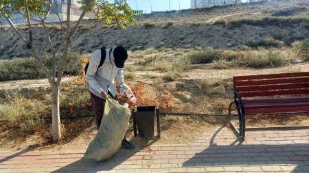 Актау - город культурных и бережливых людей! Вандалы и невежи разрушают наш край!