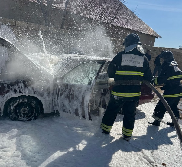 В Бейнеу сгорел автомобиль